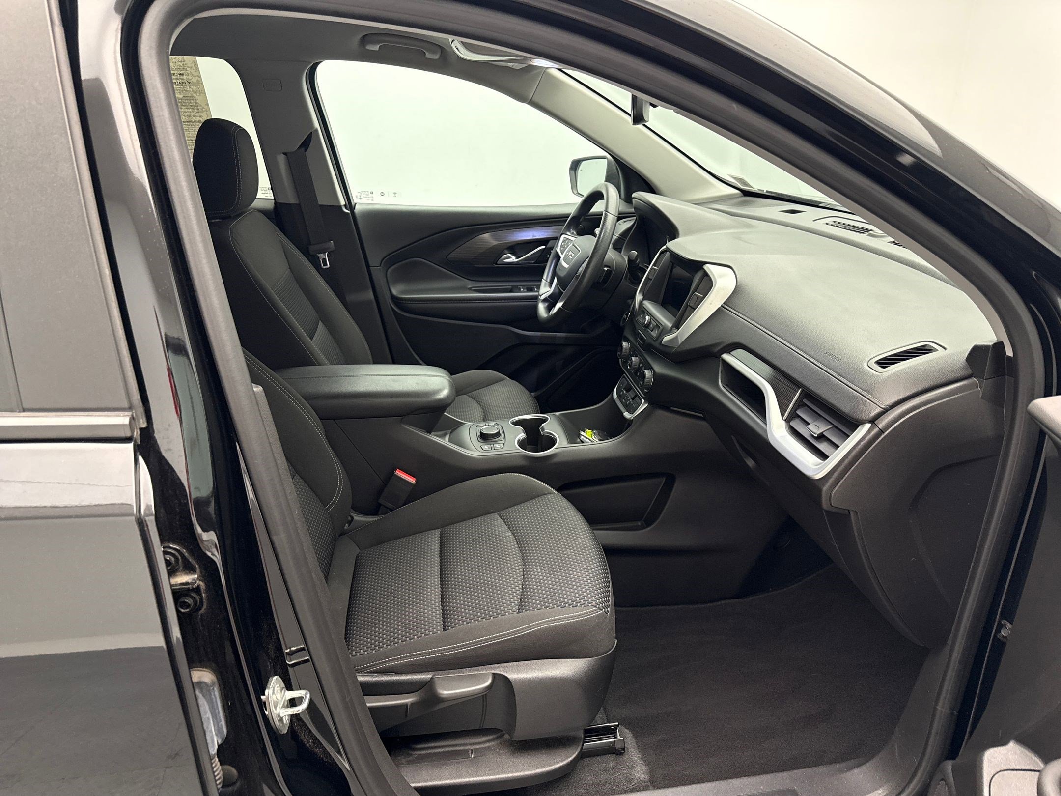 2022 Gmc Terrain SLE photo 24