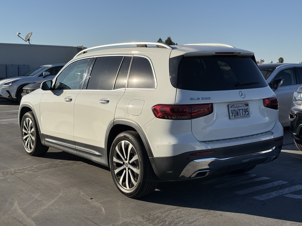 2022 Mercedes Benz GLB 250 photo 2
