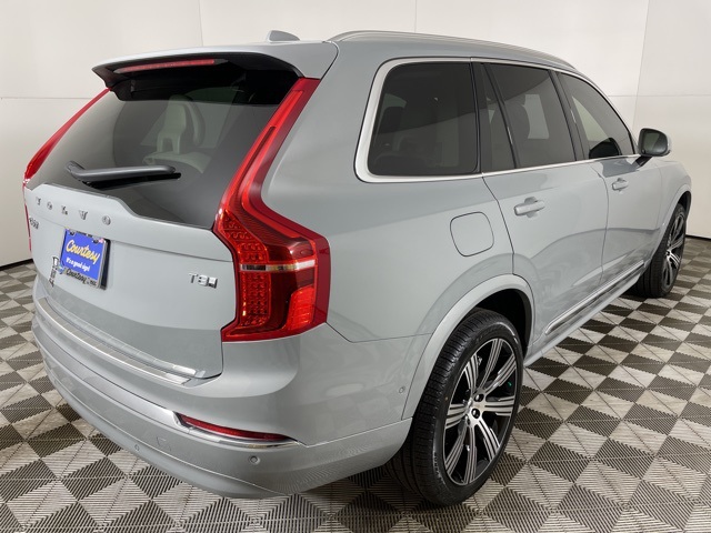 2025 Volvo XC90 T8 AWD Plus photo 13