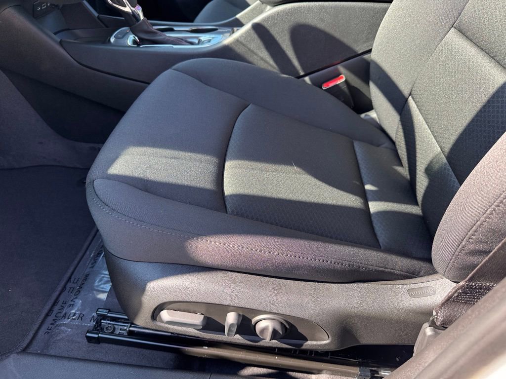 2025 Chevrolet Malibu RS photo 22