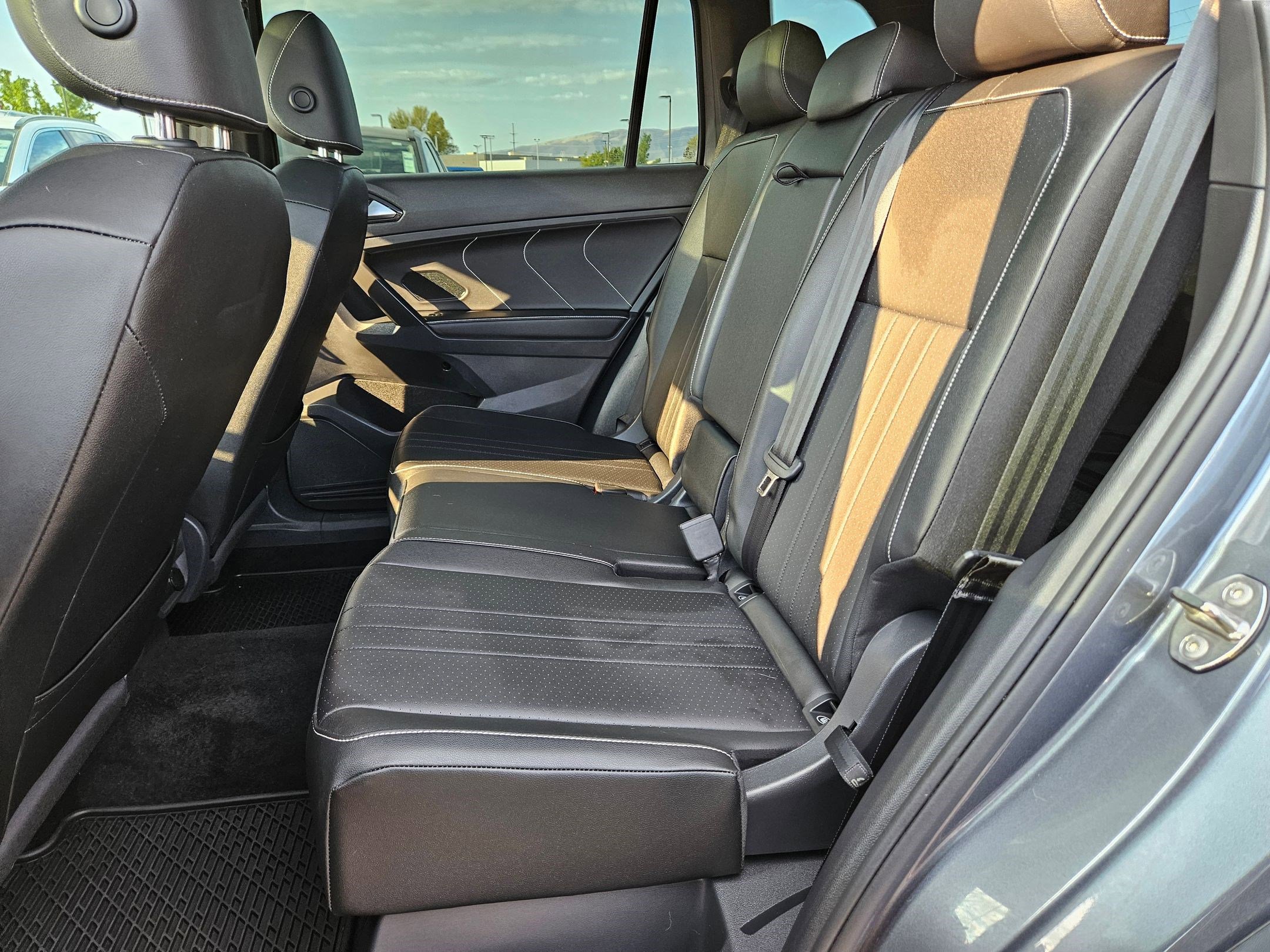 2023 Volkswagen Tiguan SE R-Line Black photo 26