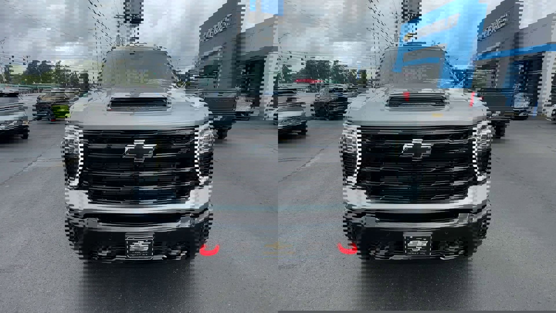 2025 Chevrolet Silverado 2500HD LTZ photo 2