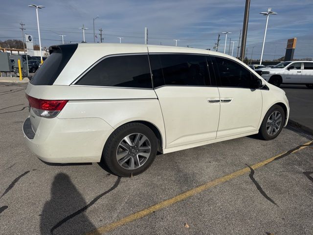 2017 Honda Odyssey Touring Elite photo 3