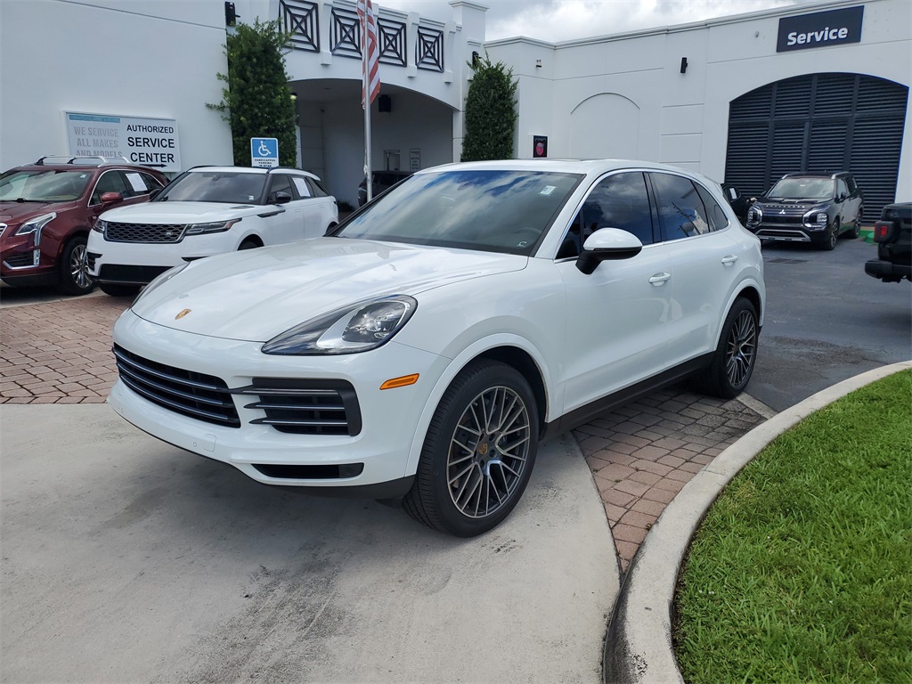 2022 Porsche Cayenne Platinum Edition photo 3