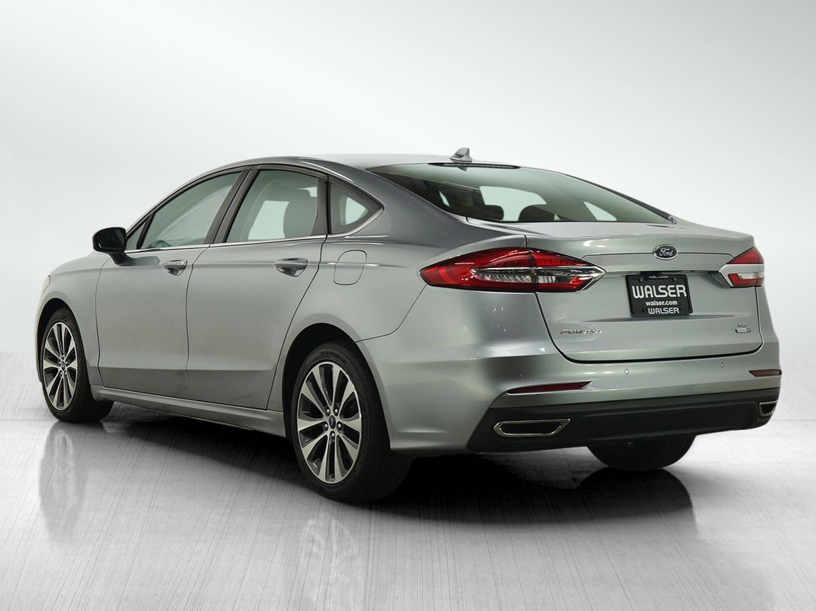 2020 Ford Fusion SE photo 3