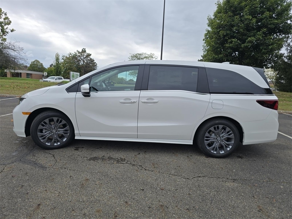 2026 Honda Odyssey Touring photo 13