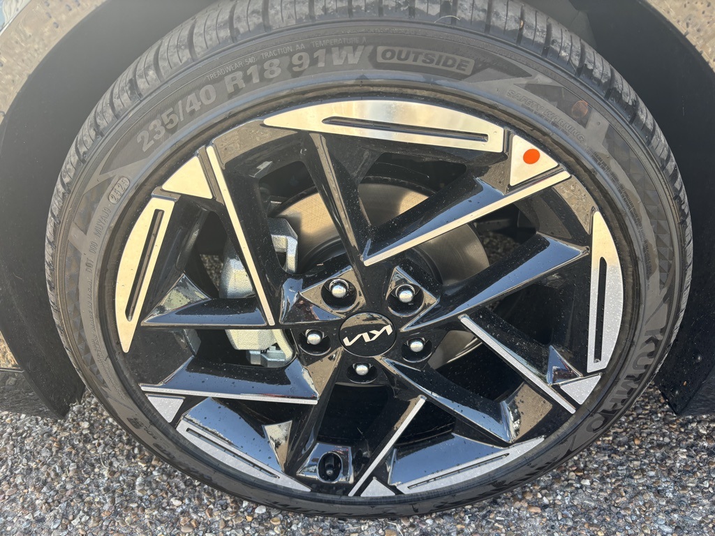 2025 Kia K4 GT-Line photo 16