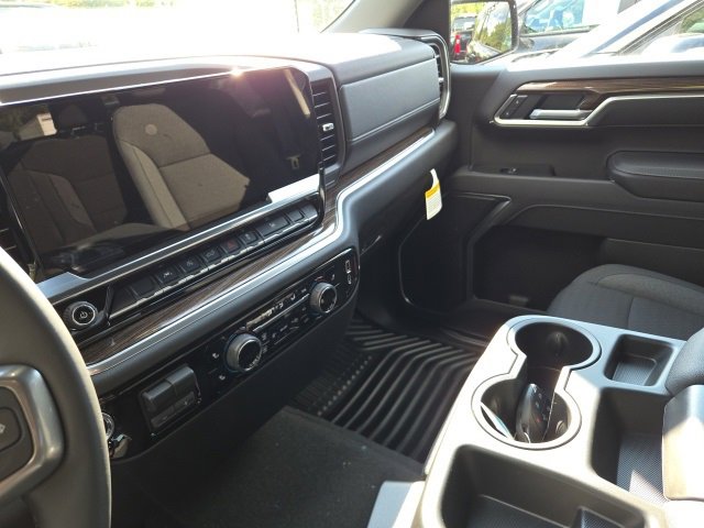 2026 Chevrolet Silverado 1500 LT photo 8