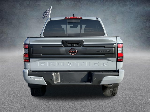 2025 Nissan Frontier PRO-4X photo 3