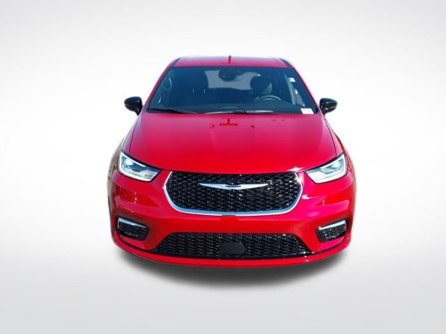 2026 Chrysler Pacifica photo 4