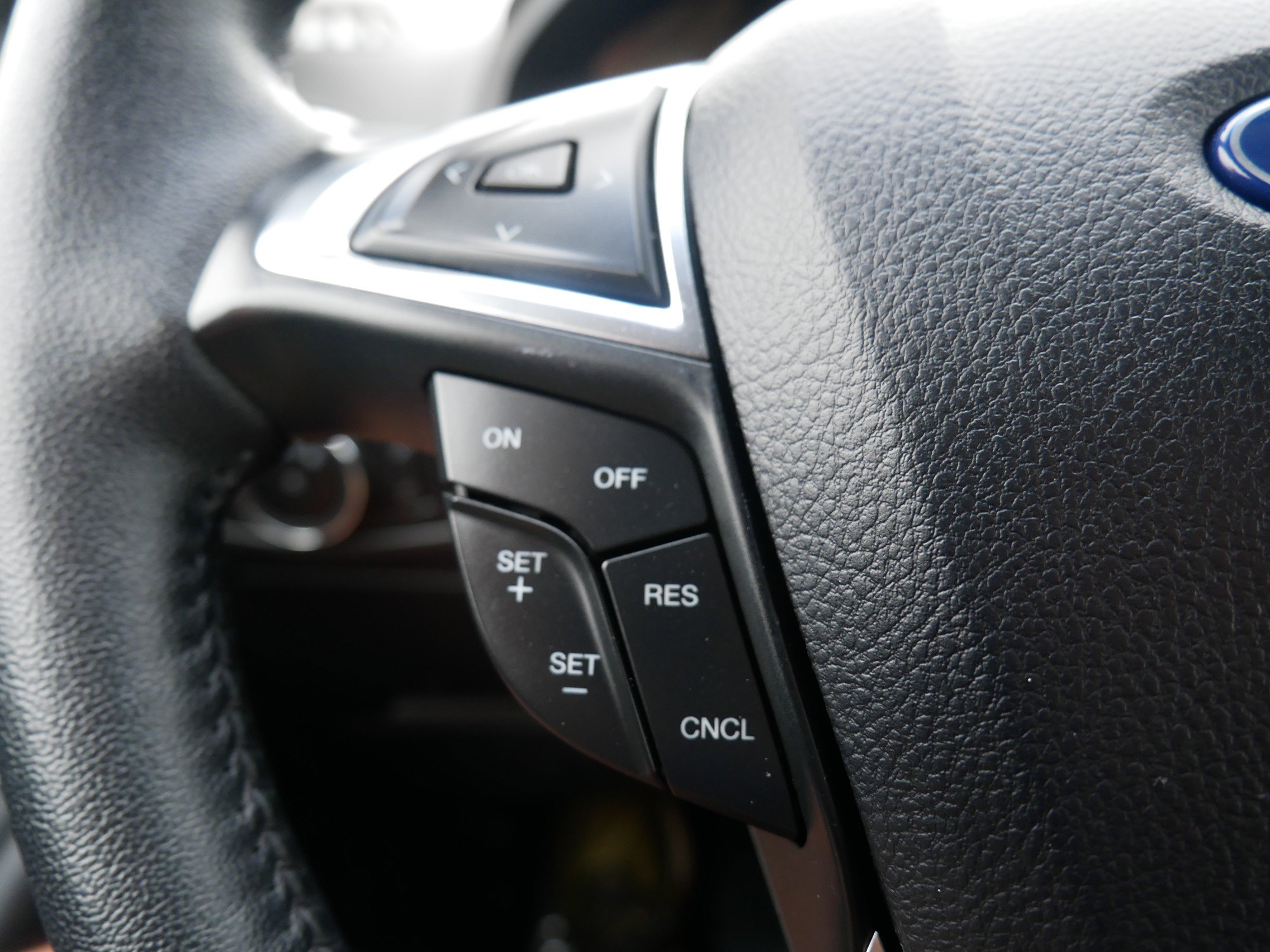 2024 Ford Edge Titanium photo 25