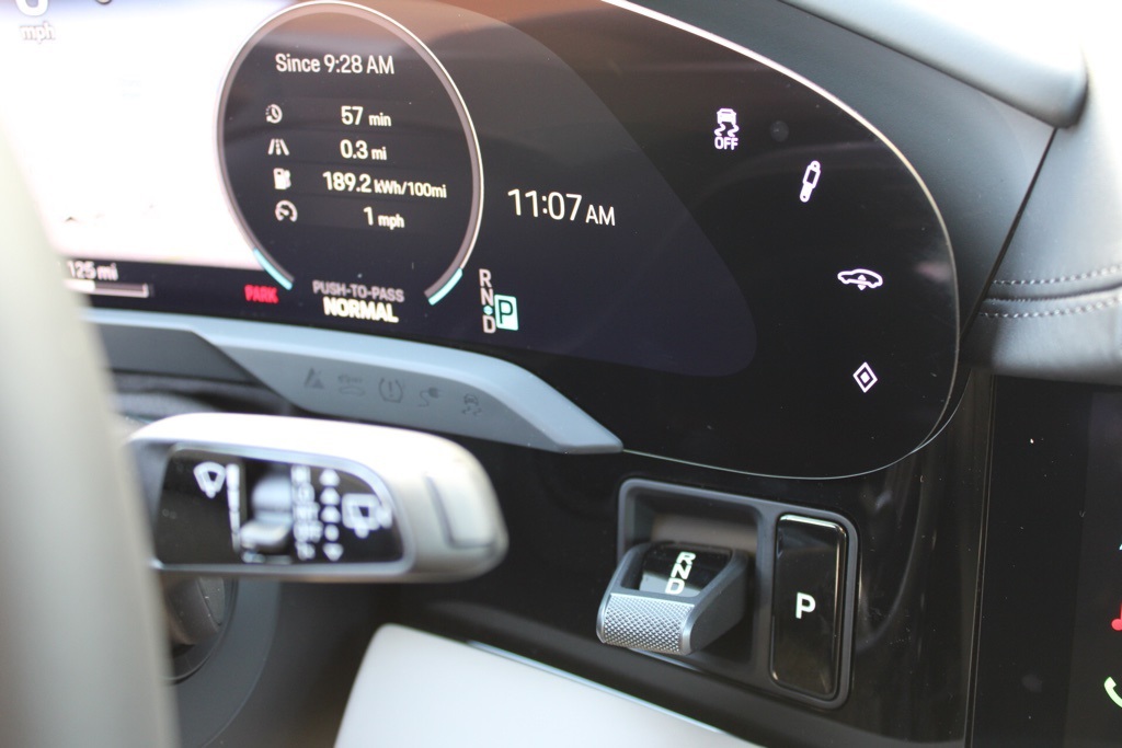 2025 Porsche Taycan 4S Cross Turismo photo 28