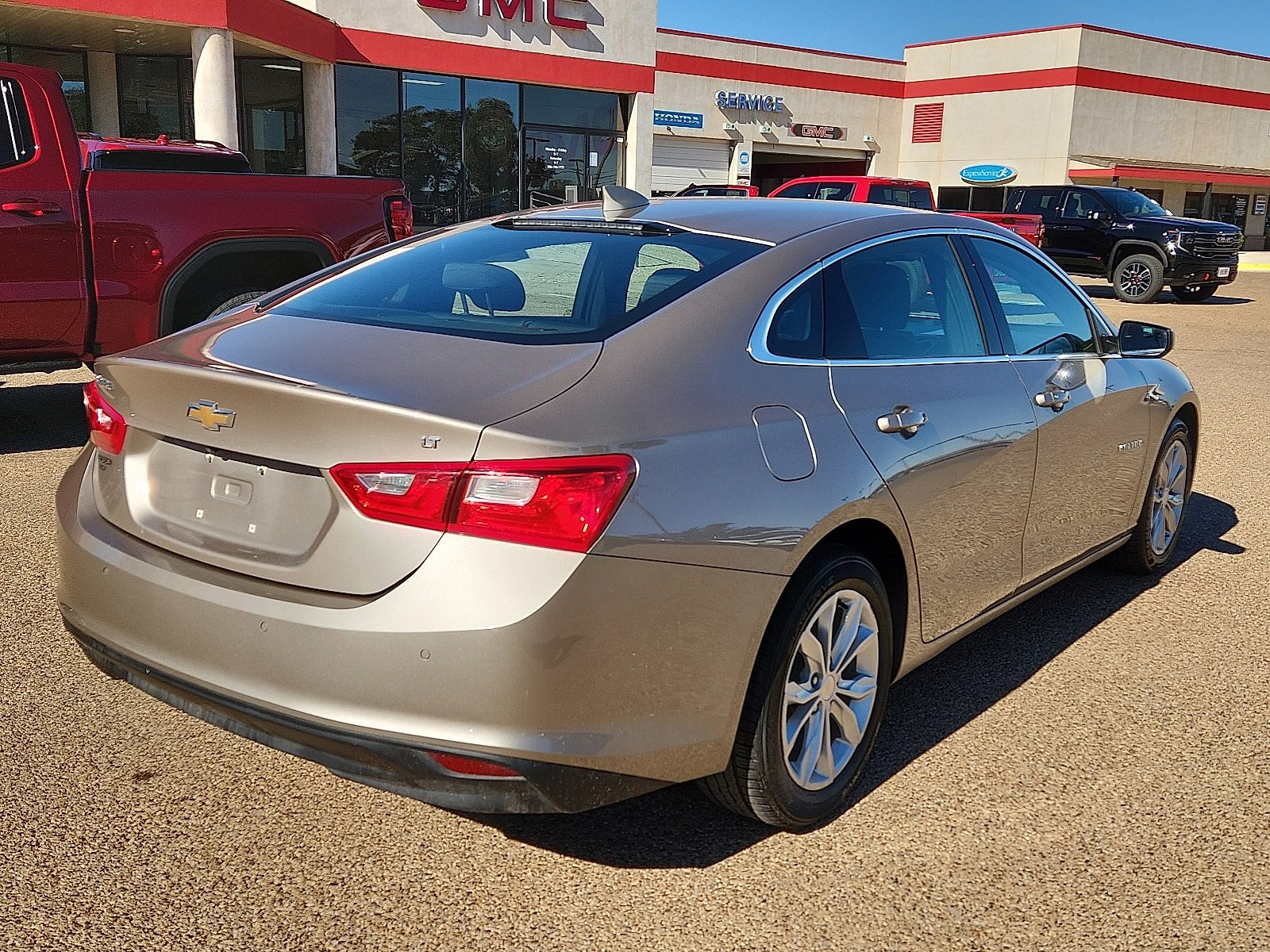 2024 Chevrolet Malibu 1LT photo 4