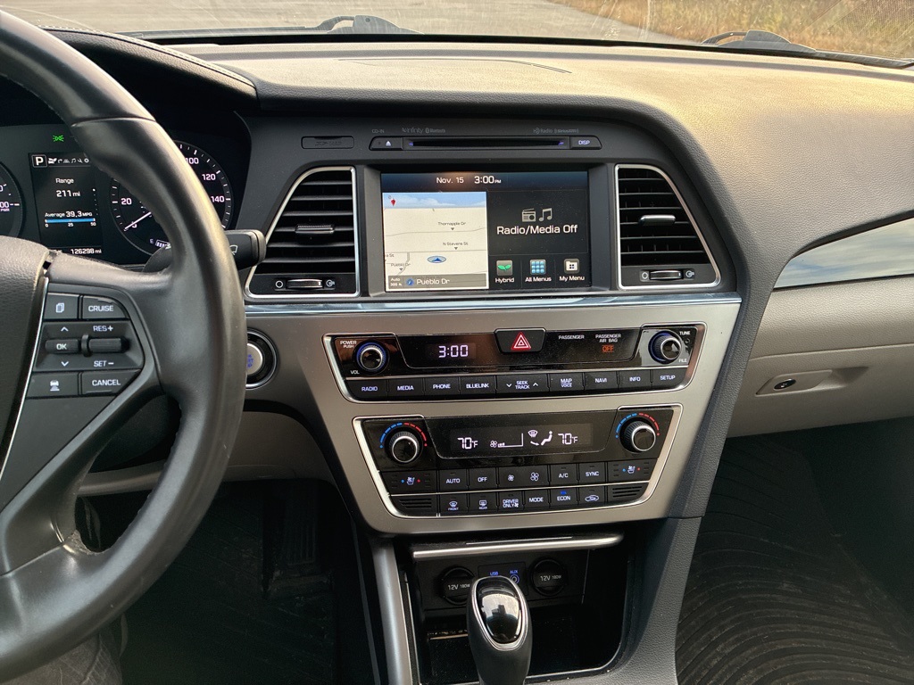 2017 Hyundai Sonata Hybrid Limited photo 4