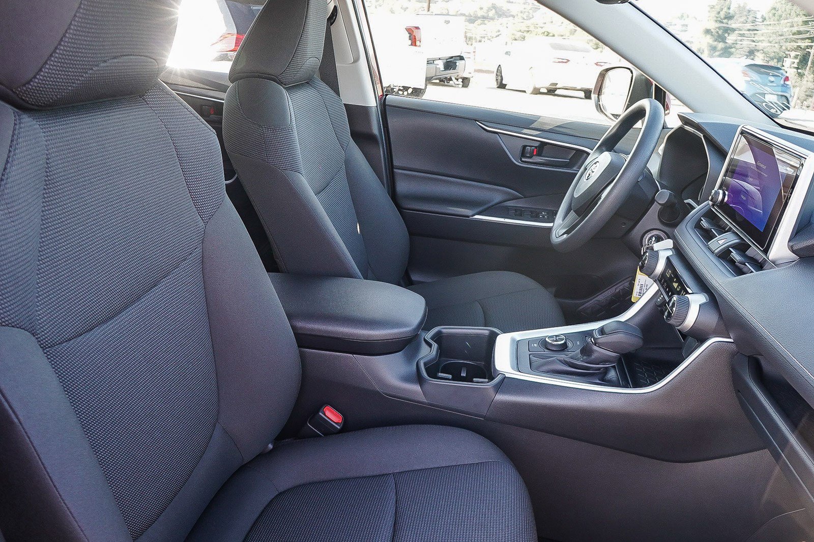 2025 Toyota RAV4 Hybrid LE photo 21