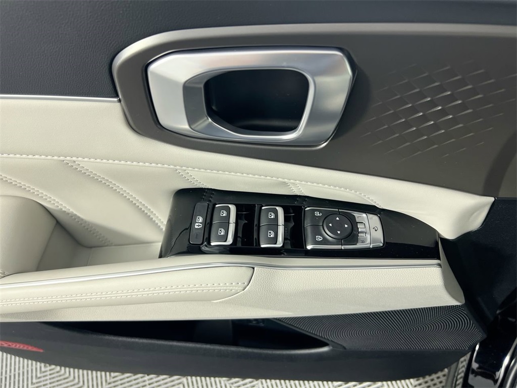 2025 Kia Sorento SX photo 12