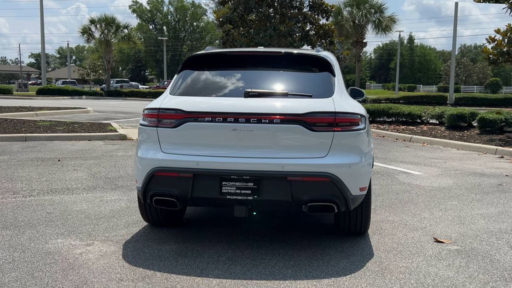 2025 Porsche Macan Base photo 7