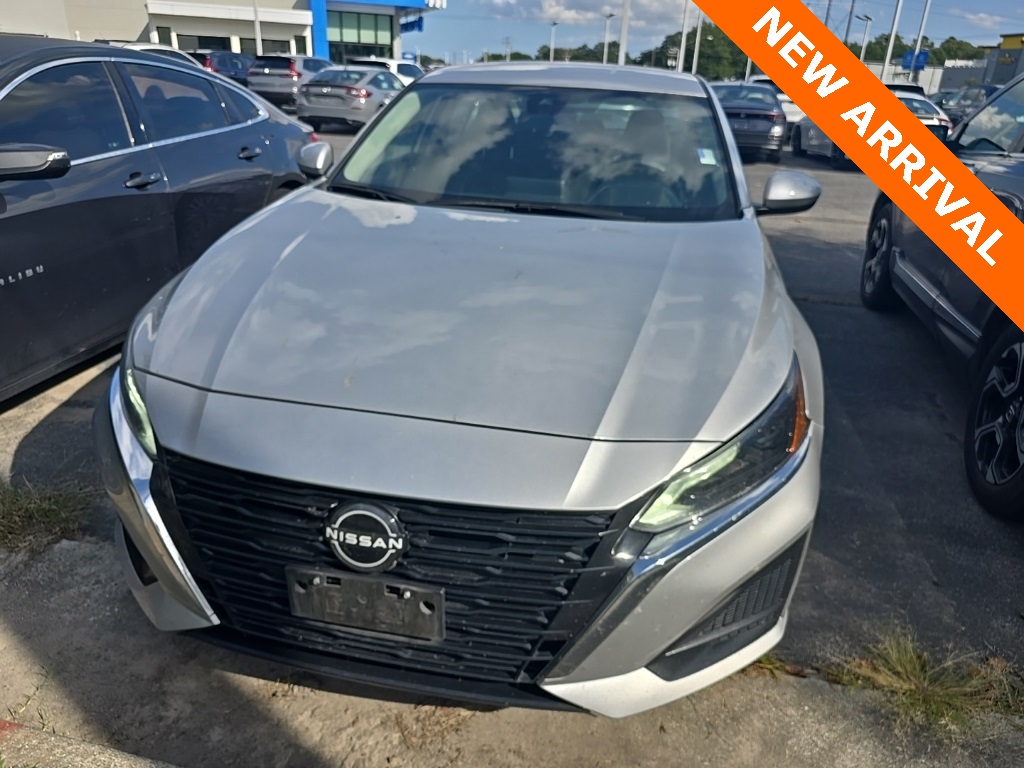 2023 Nissan Altima 2.5 SV photo 7