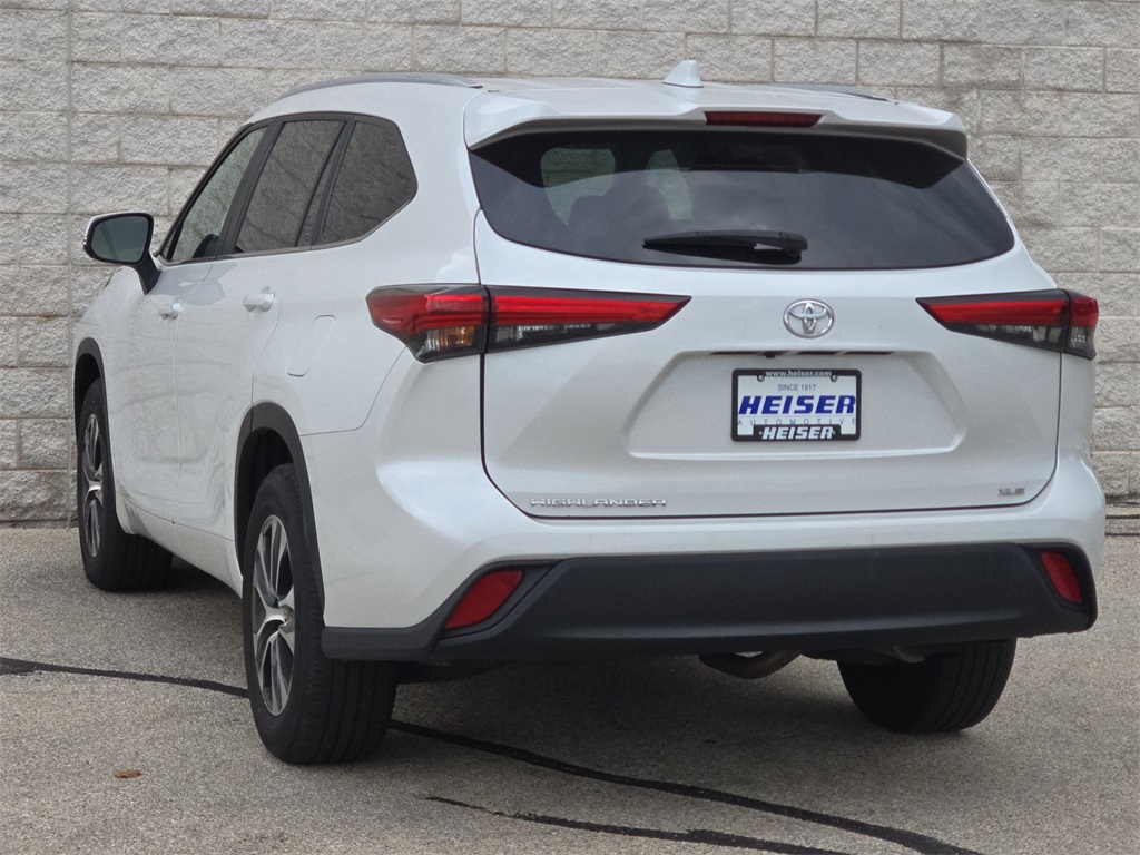 2023 Toyota Highlander XLE photo 10