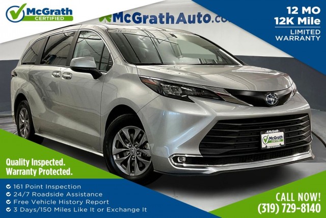 2024 Toyota Sienna XLE's photo