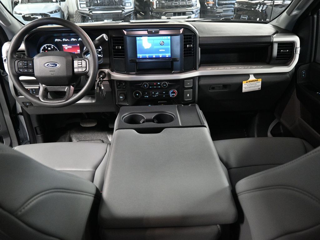 2025 Ford F-550 XL photo 17