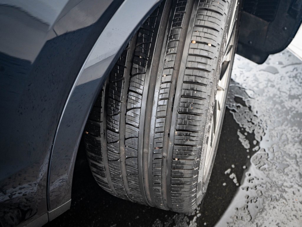 2023 Porsche Cayenne Platinum Edition photo 38