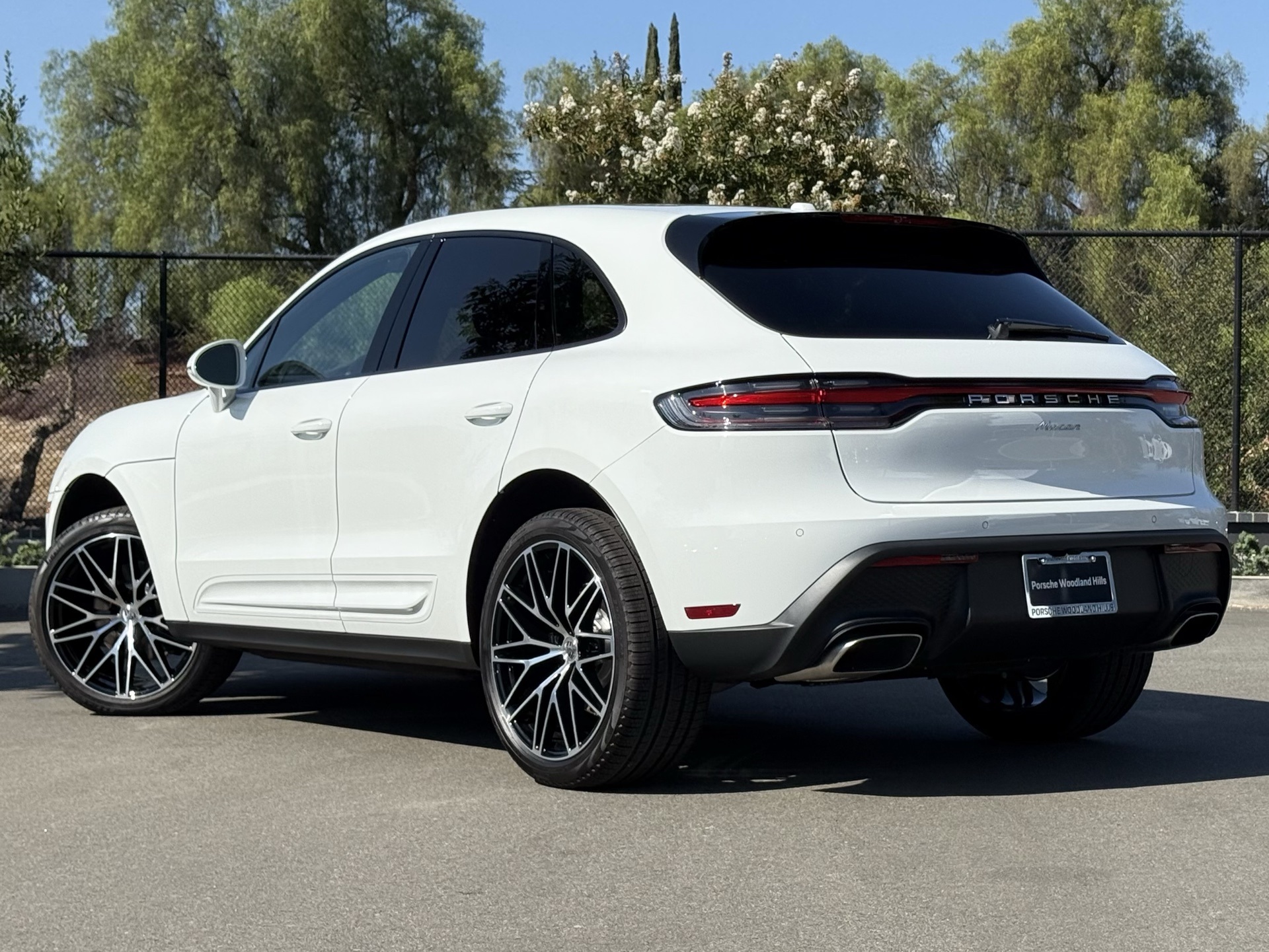 2025 Porsche Macan T photo 3