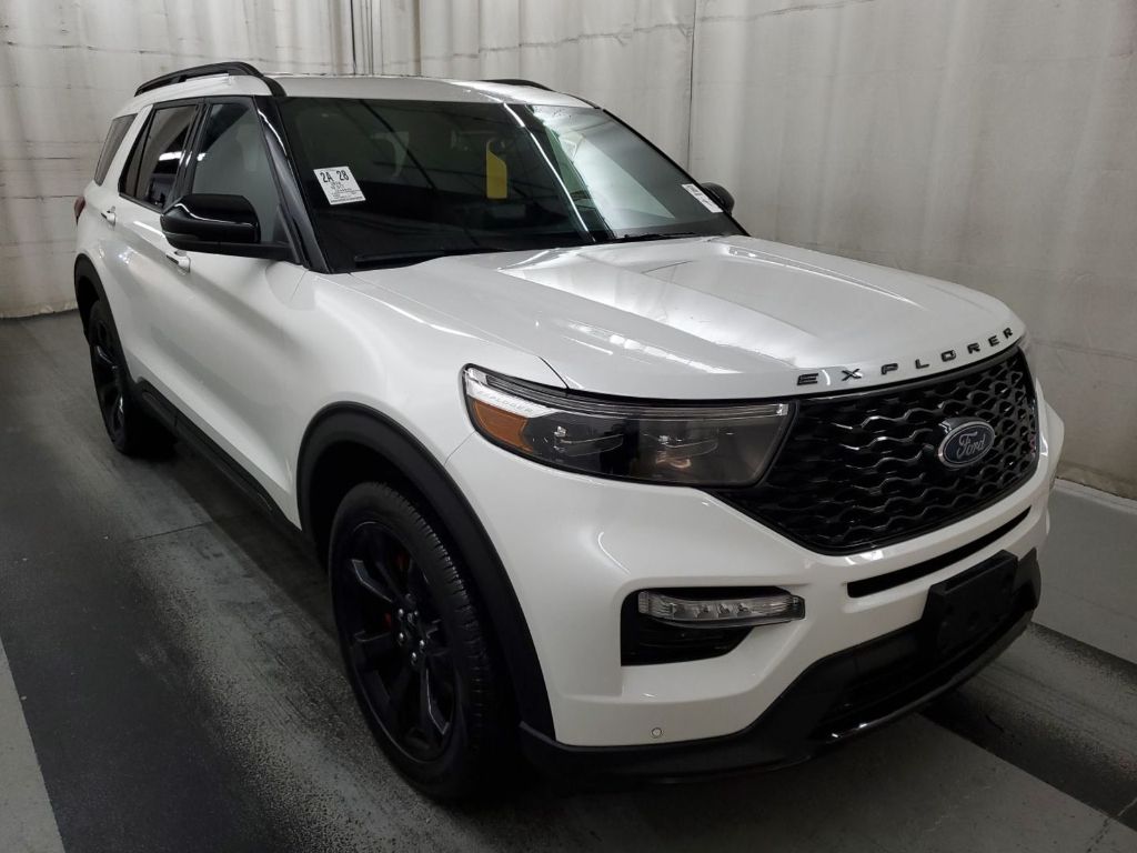 2024 Ford Explorer ST photo 2