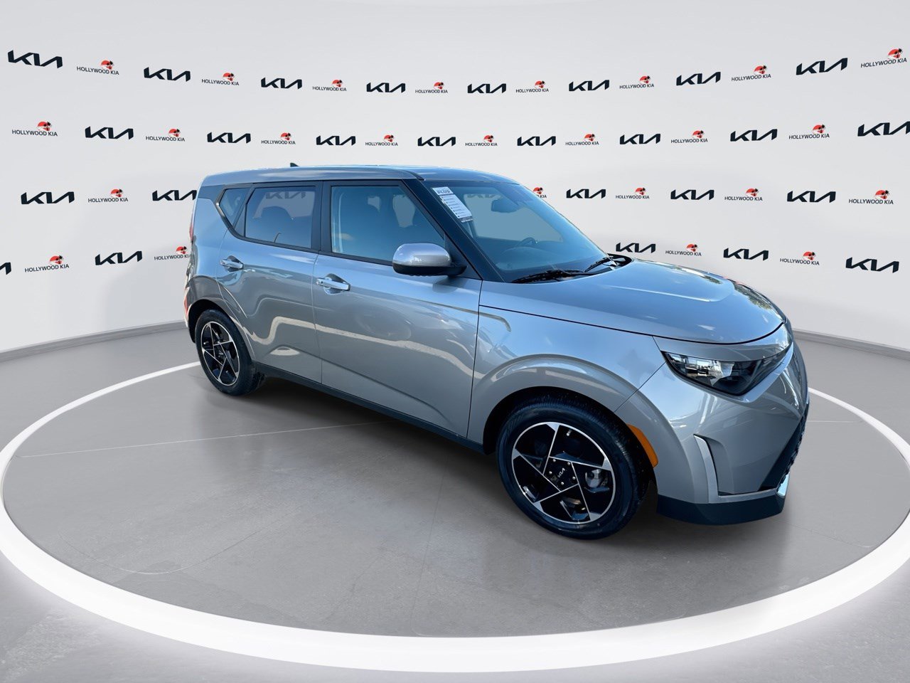2024 Kia Soul EX photo 2