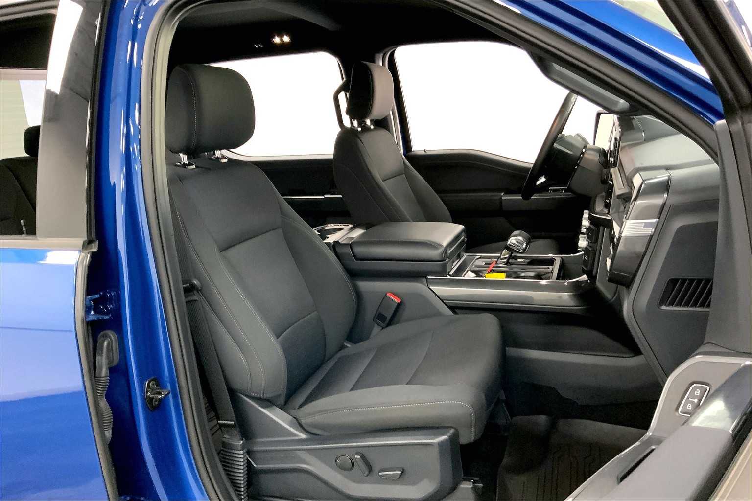 2023 Ford F-150 XLT photo 8