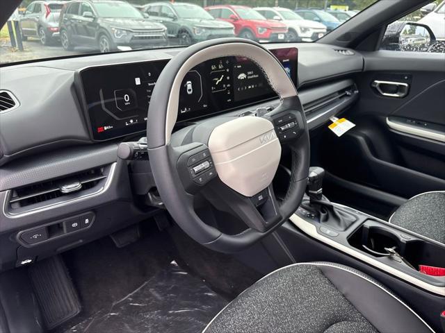 2025 Kia K4 GT-Line photo 3