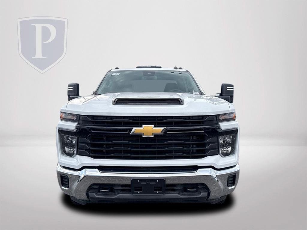 2024 Chevrolet Silverado 3500HD Work Truck photo 2