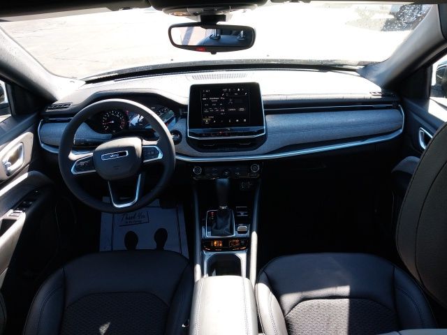2025 Jeep Compass Latitude photo 7