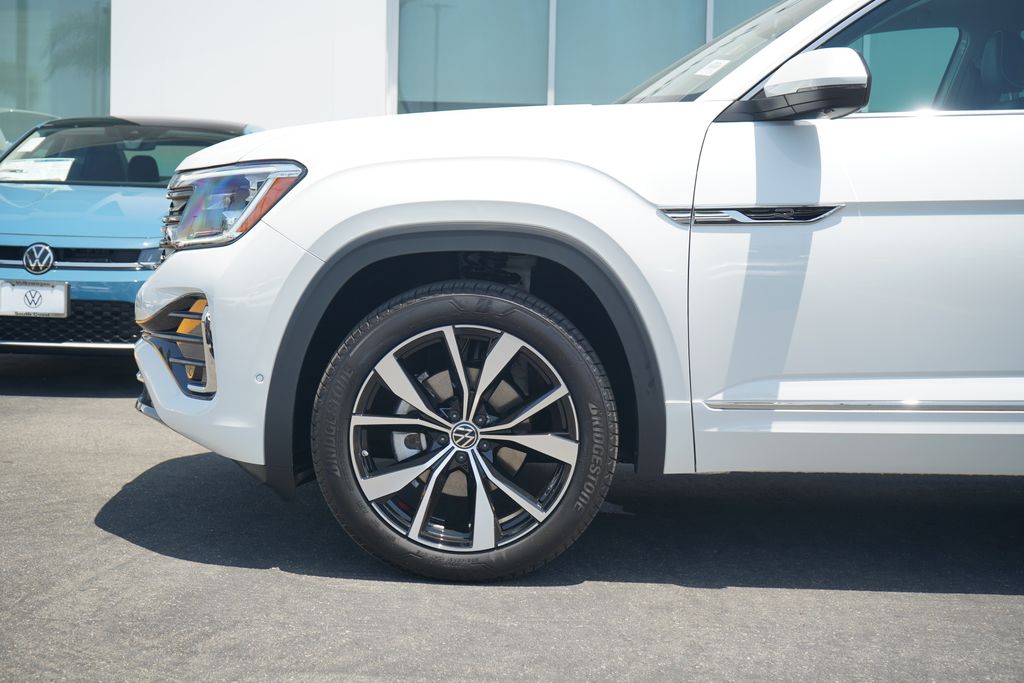 2025 Volkswagen Atlas SEL Premium R-Line photo 2