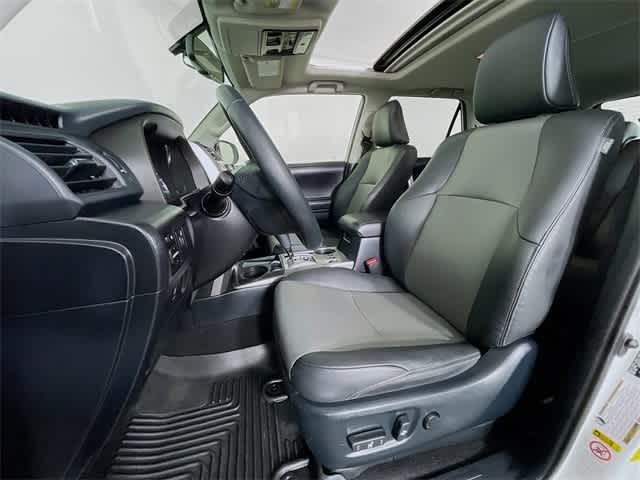 2019 Toyota 4Runner SR5 Premium photo 22