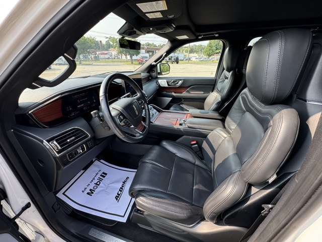 2024 Lincoln Navigator L Reserve photo 8