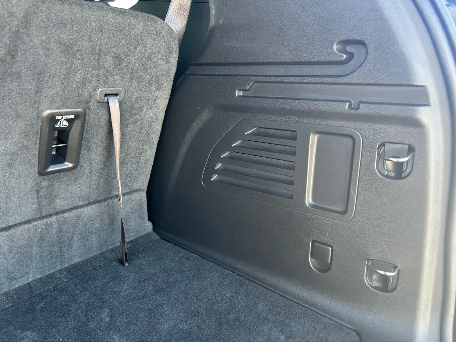 2025 Gmc Acadia Elevation photo 30