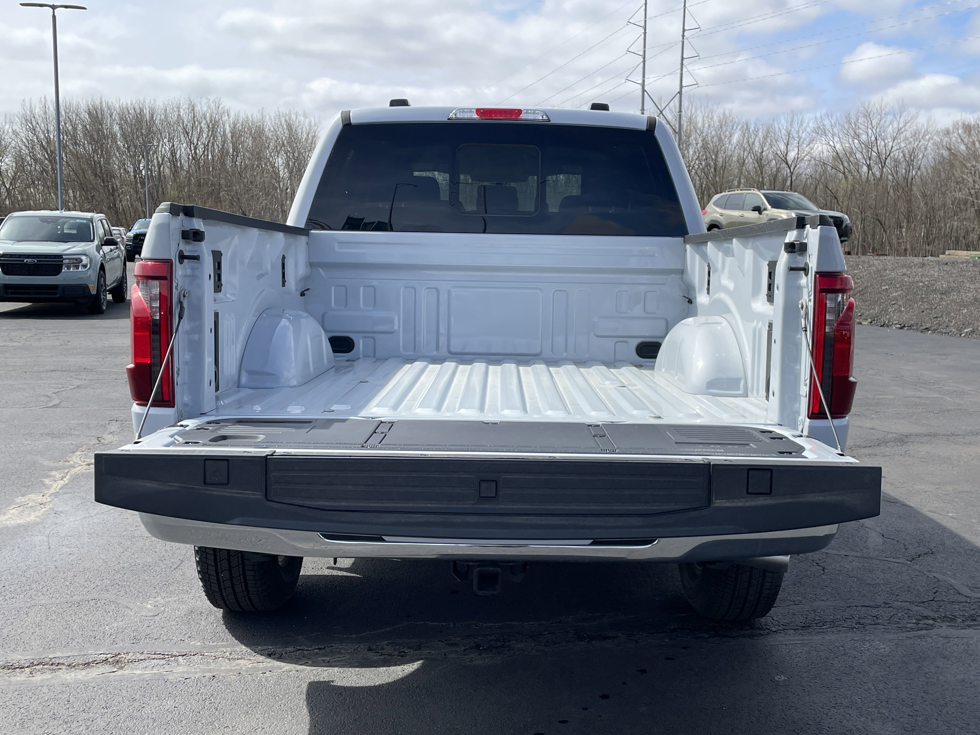 2025 Ford F-150 XLT photo 3