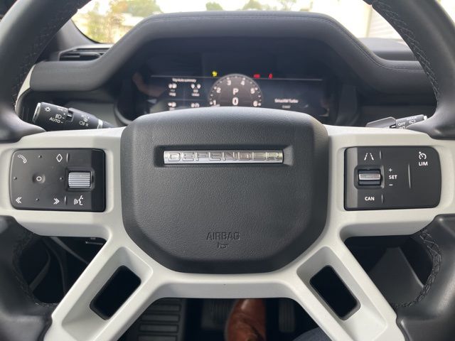 2023 Land Rover Defender 110 SE photo 10