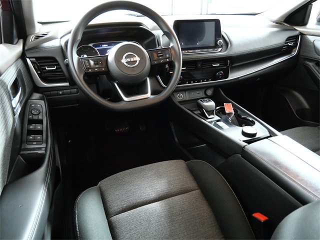 2023 Nissan Rogue SV photo 3