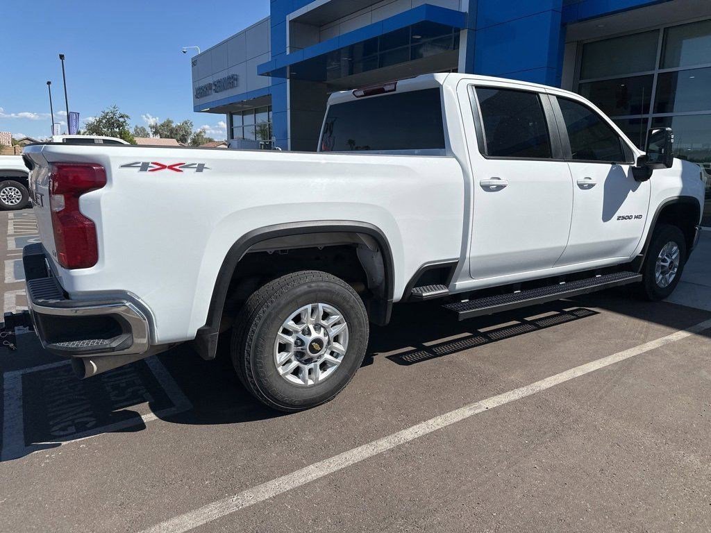 2023 Chevrolet Silverado 2500HD LT photo 4