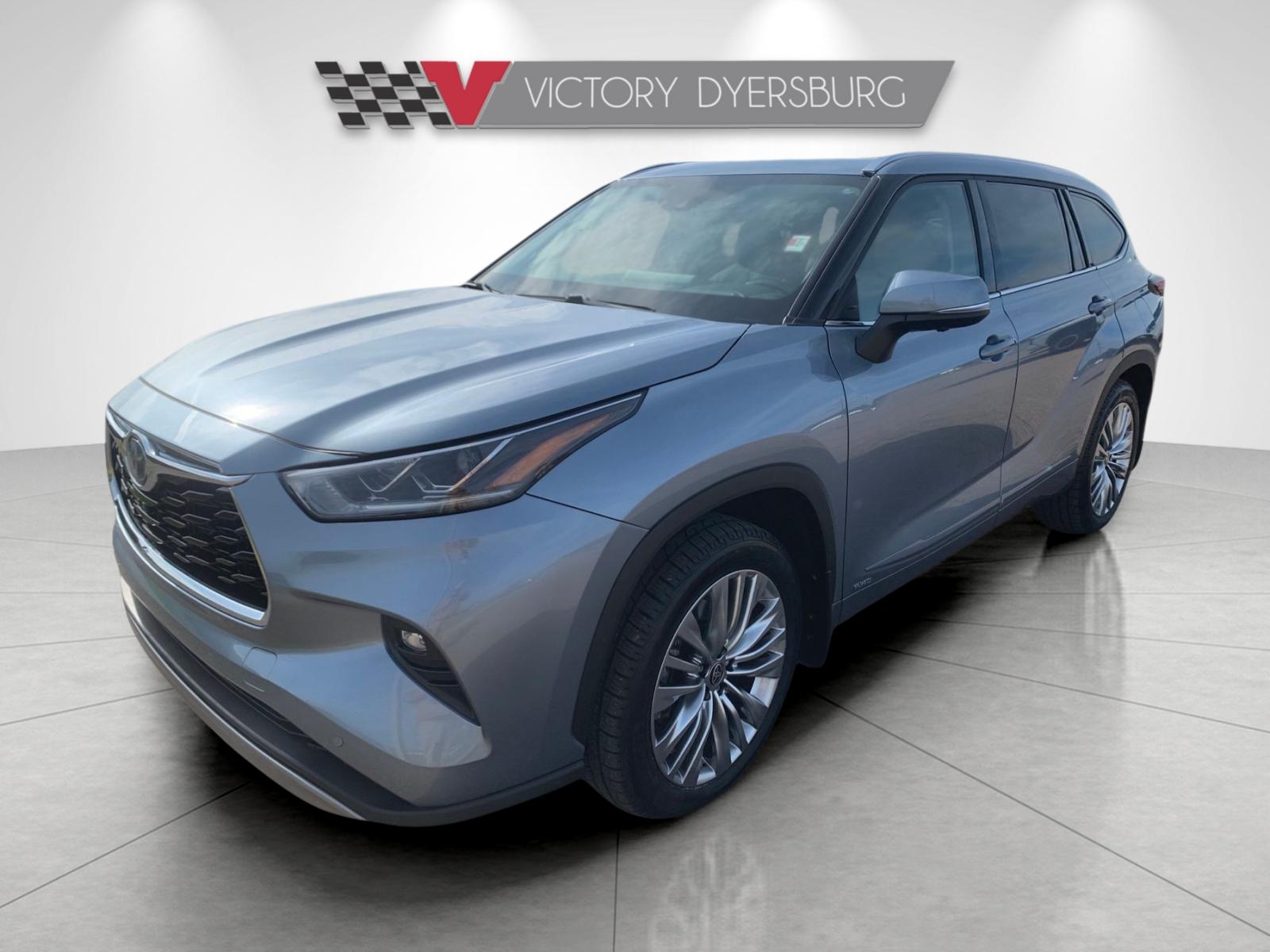 2024 Toyota Highlander Hybrid Platinum photo 3
