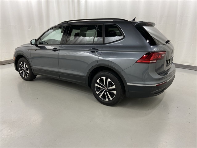 2022 Volkswagen Tiguan S photo 2