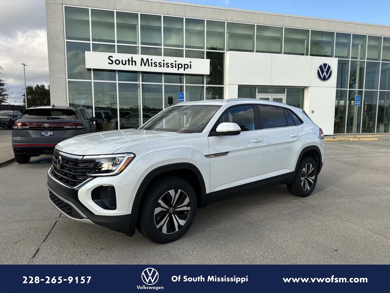 2026 Volkswagen Atlas Cross Sport SE's photo