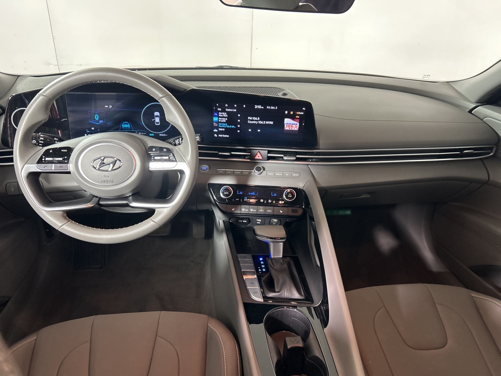 2023 Hyundai Elantra SEL photo 27