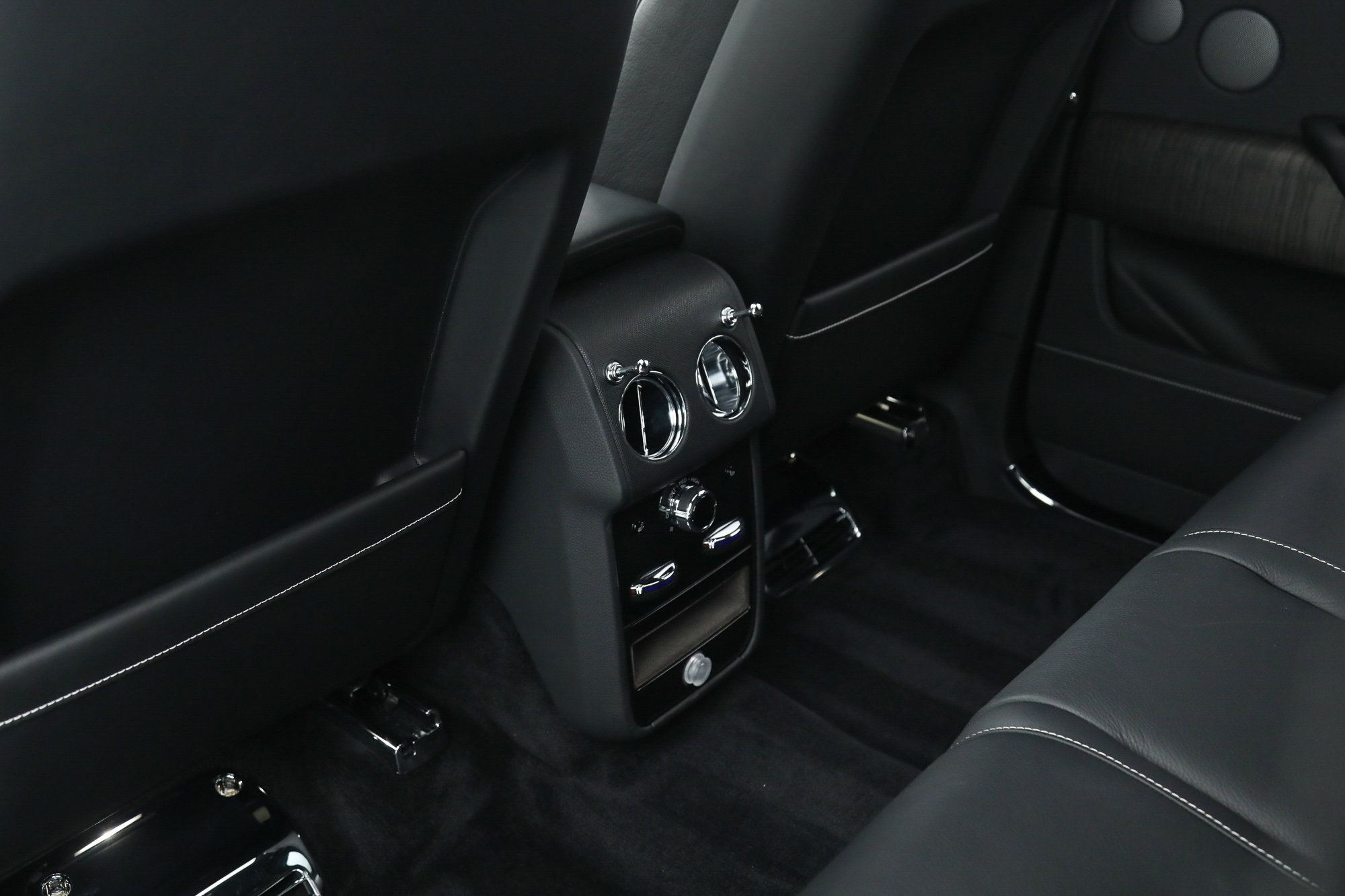 2020 Rolls Royce Cullinan photo 35