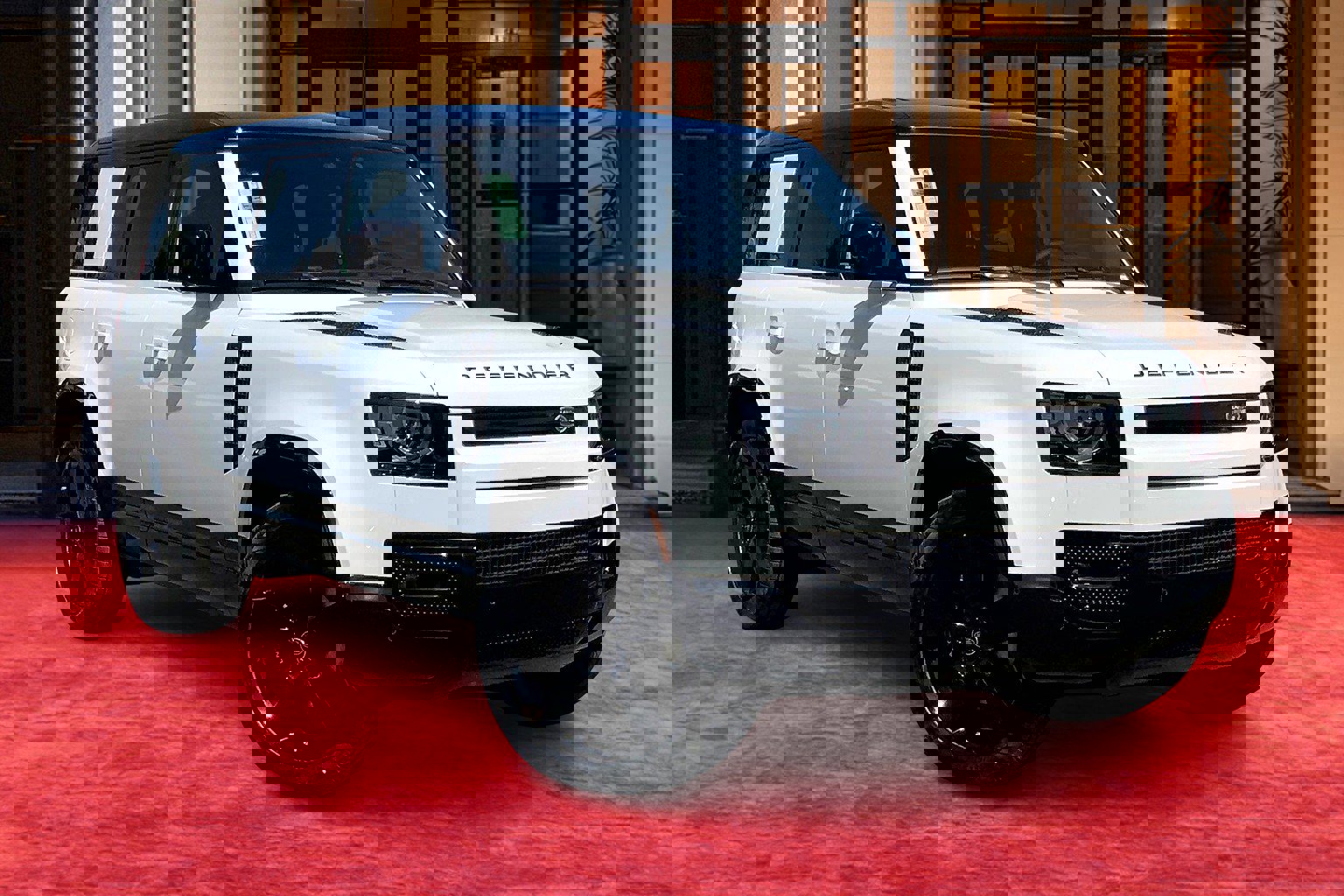 2025 Land Rover Defender 110 V8 photo 2