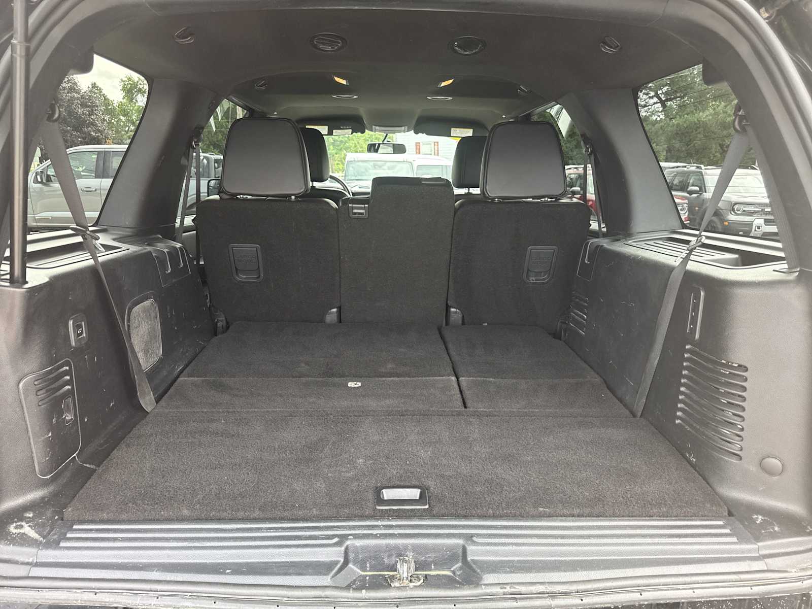 2017 Ford Expedition XLT photo 11