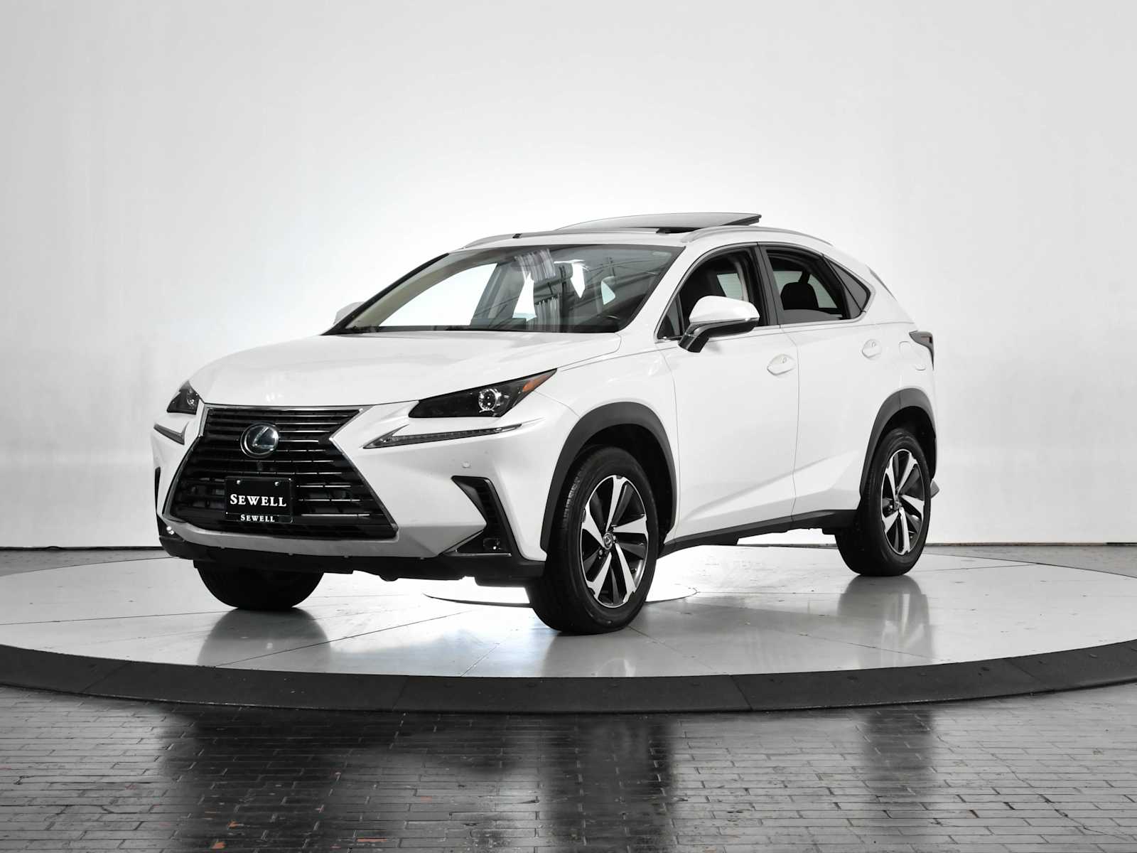 2020 Lexus NX 300's photo