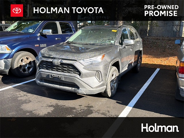 2022 Toyota RAV4 XLE's photo